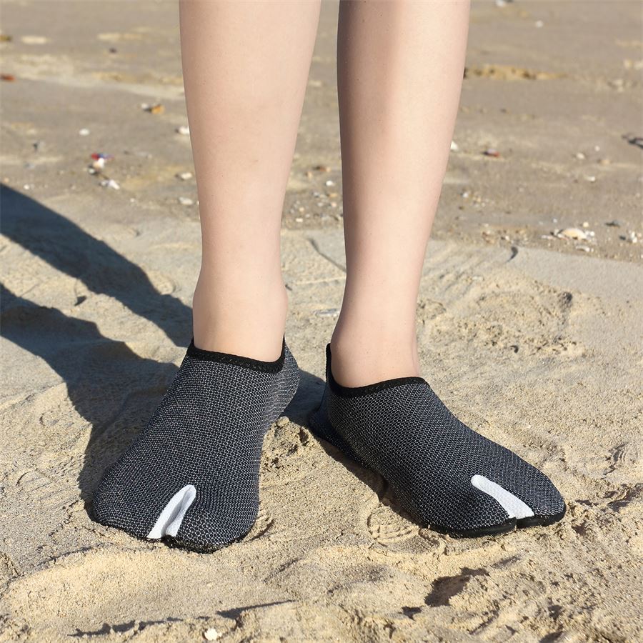 Split-Toe Aqua Sock in use, view 6
