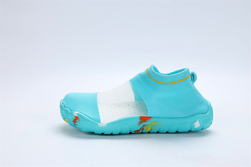 Y2602 Clear-Window Knit Water Shoe